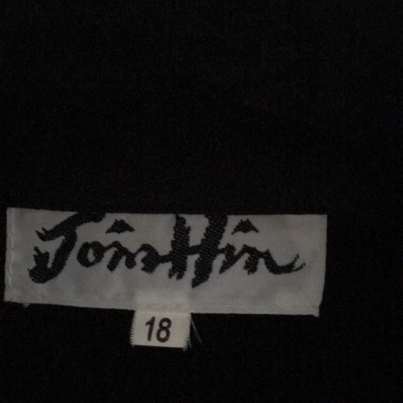 Woman’s blouse size18 Black! - Picture 3 of 5